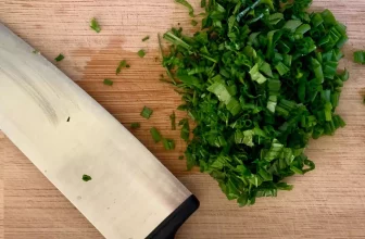 Comment hacher le persil frais : la technique facile à maîtriser